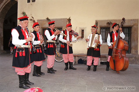 Images of Polish folk music photos of a polish folk orchestra in Krakow photo