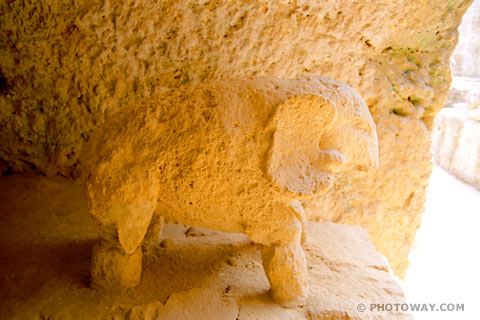 image of Tomb Photo of a tomb in the necropolis of Carmona pictures of Spain