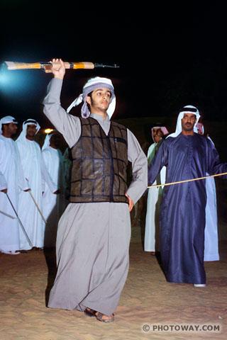 iamges Bedouins photos of Bedouins photo of a Bedouin handling weapons