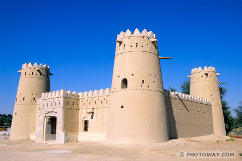 image Arab Fort photo of an Arab Fort in the desert photos in Liwa oasis